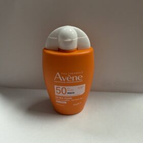 Avène ultra fluid invisible