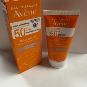 Avene fluido con color spf 50 ultra amplio espectro